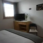 - Adri Apartment, Facing The Stelvio Slope Bormio