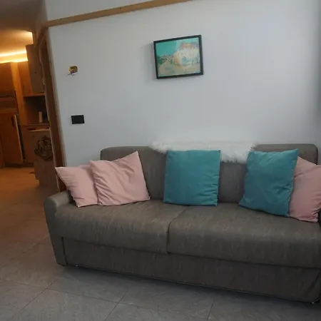 - Adri Apartment, Facing The Stelvio Slope شقة