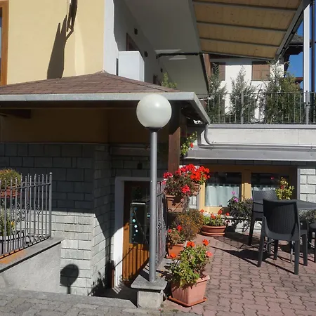 - Adri Apartment, Facing The Stelvio Slope شقة بورمْيو